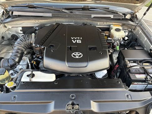 Used 2004 Toyota 4Runner SR5 RWD image 26