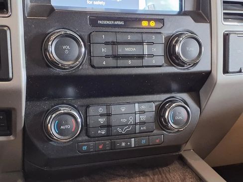 Used 2019 Ford F350 Lariat w/ Lariat Ultimate Package AWD/4WD image 23