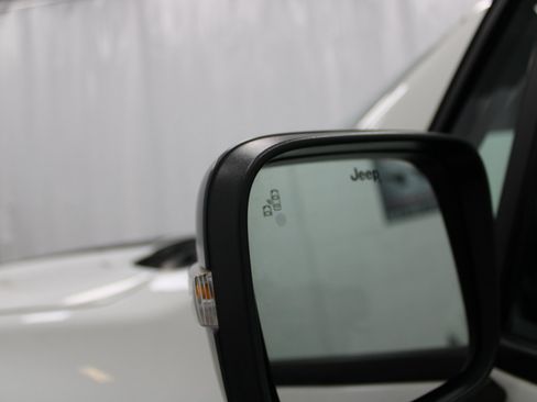 Used 2019 Jeep Renegade Trailhawk image 11