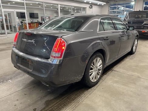Used 2014 Chrysler 300 AWD w/ Driver Convenience Group image 4