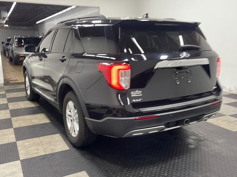 Used 2020 Ford Explorer XLT w/ Equipment Group 202A AWD/4WD image 15