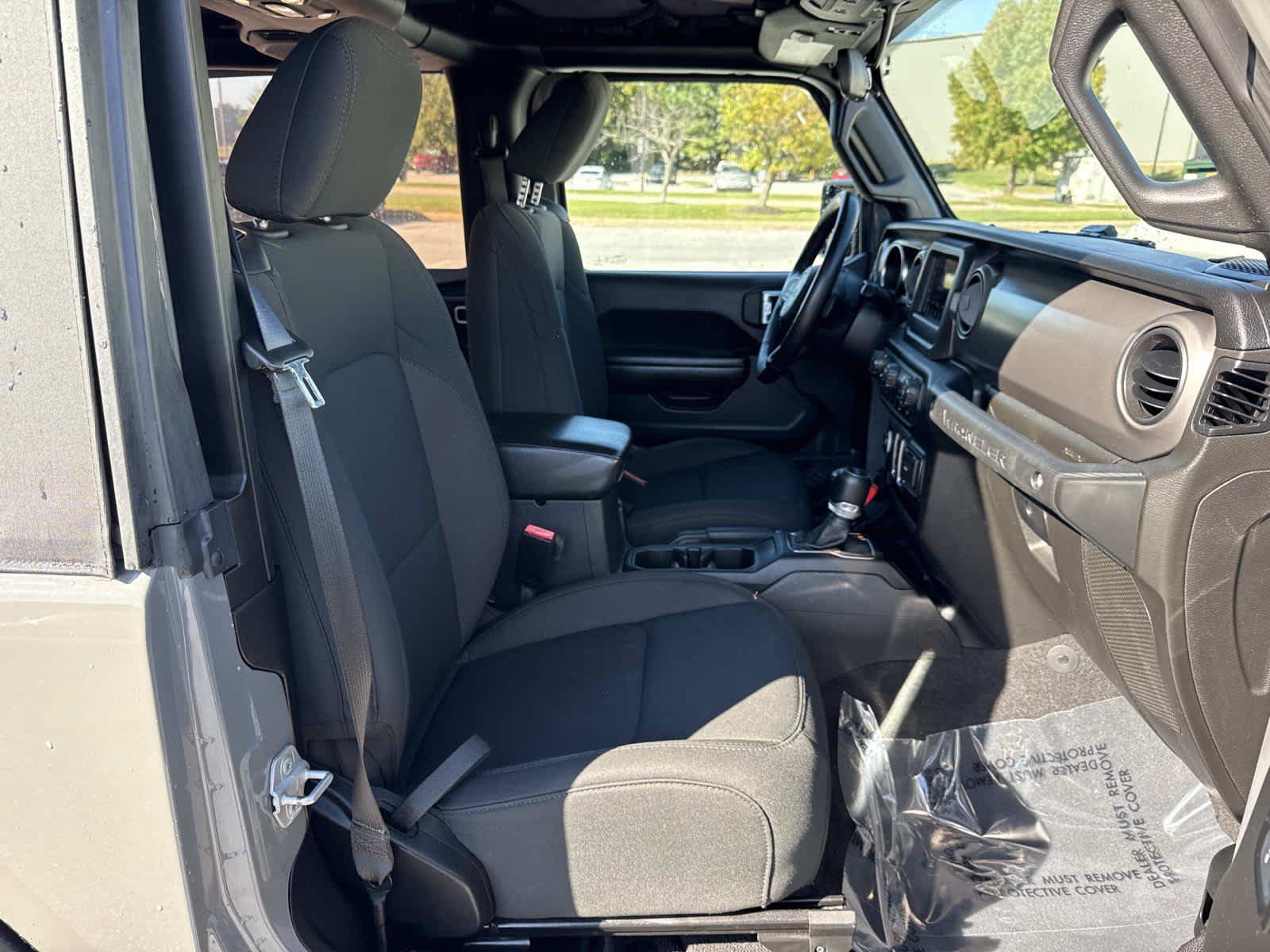 Used 2021 Jeep Wrangler Sport AWD/4WD image 29