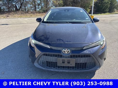 Used 2020 Toyota Corolla LE image 2