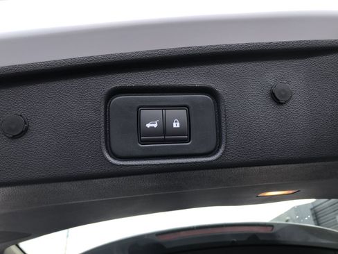 New 2025 Nissan Pathfinder SV image 18