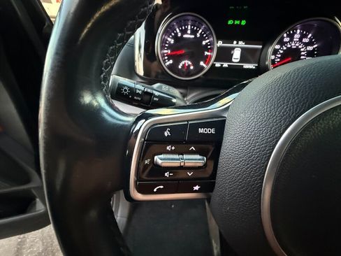 Used 2022 Kia Carnival SX FWD image 21