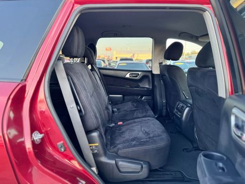 Used 2015 Nissan Pathfinder SV image 15