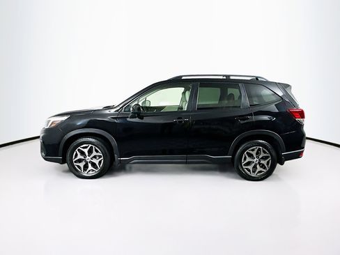 Used 2020 Subaru Forester Premium image 4