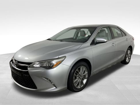 Used 2016 Toyota Camry SE FWD image 3