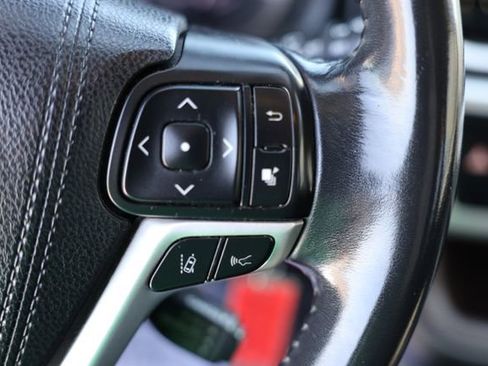 Used 2018 Toyota Highlander Plus AWD/4WD image 20
