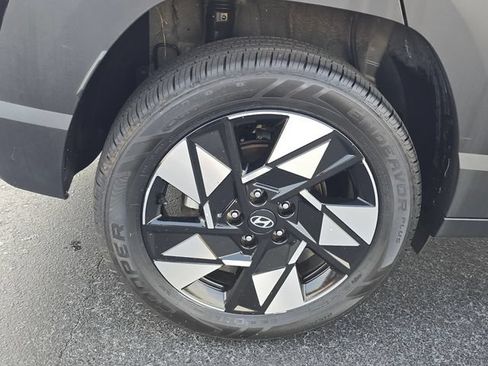 Used 2024 Hyundai Kona SEL AWD/4WD image 12