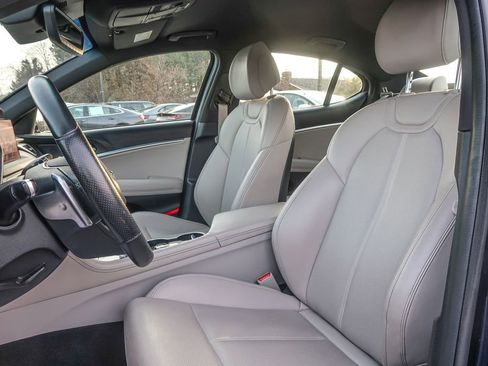 Used 2023 Genesis G70 2.0T image 26