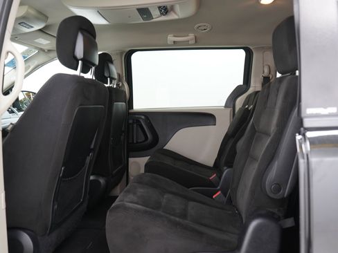 Used 2014 Dodge Grand Caravan SXT w/ Rear Park Assist Package FWD image 16
