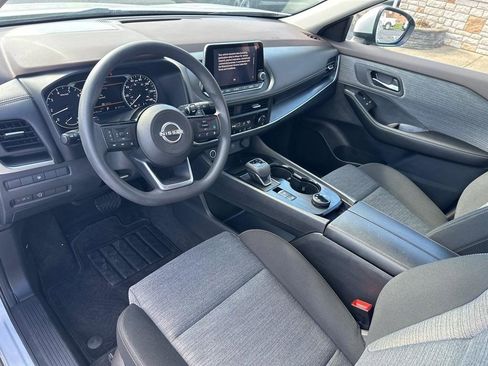 Used 2023 Nissan Rogue SV image 11