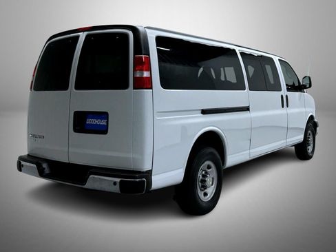 Used 2024 Chevrolet Express 3500 LT w/ LT Preferred Equipment Group RWD image 5