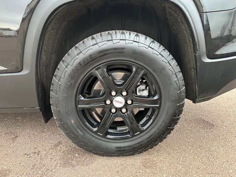 Used 2023 GMC Acadia AT4 w/ Technology Package image 43