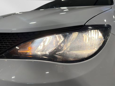 Used 2023 Chrysler Voyager LX FWD image 13