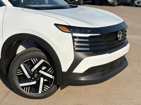 New 2026 Nissan Kicks SV image 4