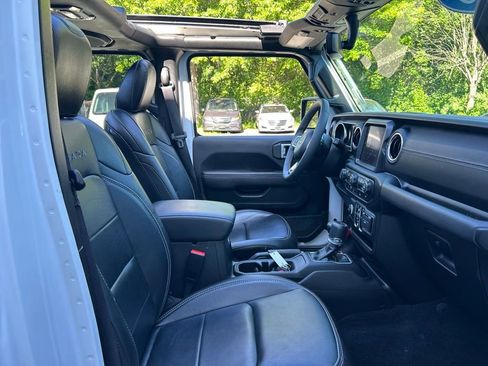 Used 2023 Jeep Wrangler Unlimited Sahara AWD/4WD image 41