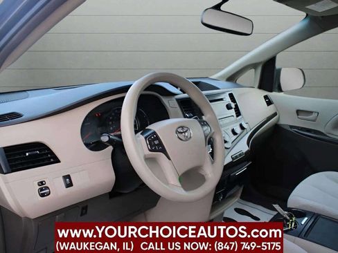 Used 2012 Toyota Sienna LE image 11