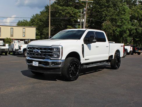 Used 2025 Ford F250 Lariat AWD/4WD image 9