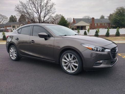 Used 2017 MAZDA MAZDA3 Touring image 2