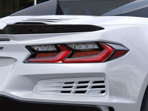 New 2025 Chevrolet Corvette E-Ray image 11