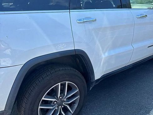Used 2021 Jeep Grand Cherokee Limited w/ Premium Lighting Group AWD/4WD image 4