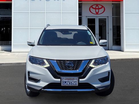 Used 2020 Nissan Rogue SV AWD/4WD image 2