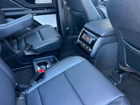 Used 2026 Lincoln Aviator Reserve AWD/4WD image 31