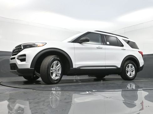 Used 2023 Ford Explorer XLT w/ Equipment Group 202A image 26