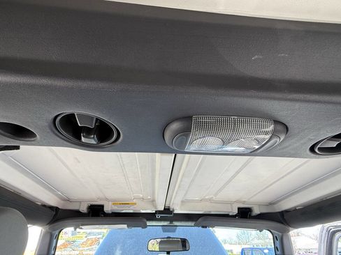 Used 2010 Jeep Wrangler Unlimited Sahara w/ Dual Top Group image 17