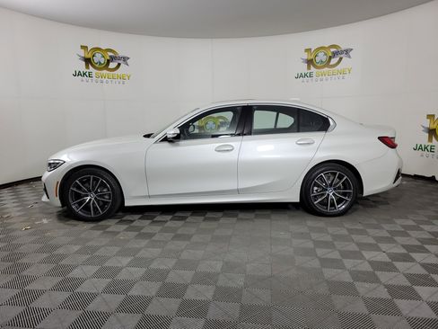 Used 2019 BMW 330i xDrive Sedan w/ Convenience Package image 4