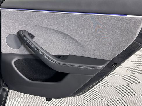 Used 2024 Tesla Model 3 Standard Range RWD image 31