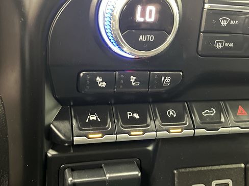 Certified 2022 GMC Sierra 1500 AT4 w/ AT4 Preferred Package AWD/4WD image 25