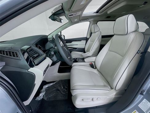 New 2026 Honda Odyssey Touring image 18