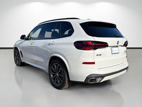 Used 2026 BMW X5 xDrive40i w/ M Sport Package image 5
