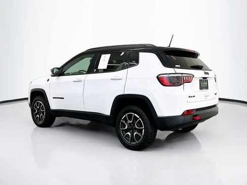 Used 2025 Jeep Compass Trailhawk AWD/4WD image 5