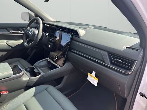 New 2026 GMC Terrain AT4 w/ Convenience Package III image 28