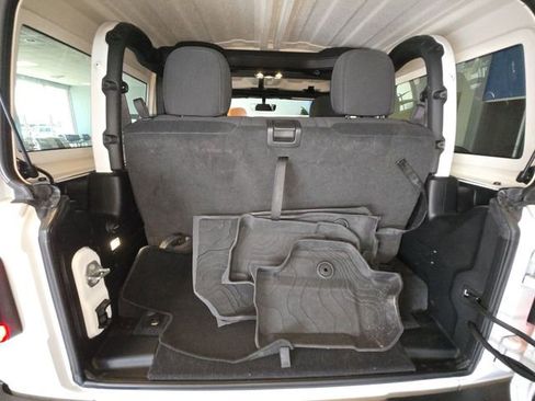 Used 2022 Jeep Wrangler Rubicon w/ LED Lighting Group AWD/4WD image 23