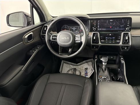 Certified 2022 Kia Sorento S w/ Panoramic Sunroof Package image 38