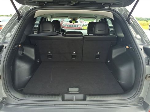 Used 2022 Jeep Cherokee Trailhawk AWD/4WD image 24