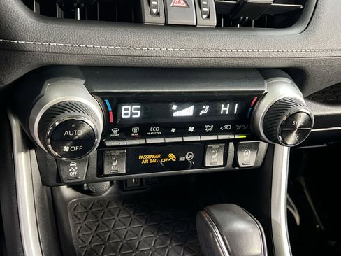 Used 2022 Toyota RAV4 XLE Premium image 25