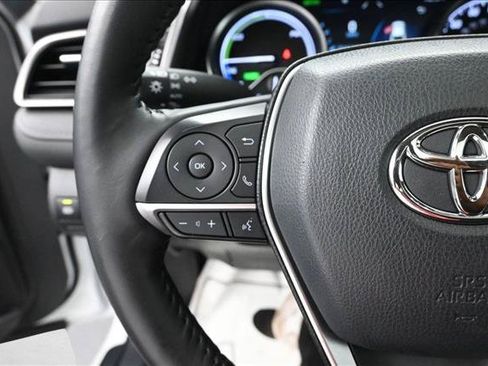 Used 2022 Toyota Camry XLE w/ Navigation Upgrade Package FWD image 17