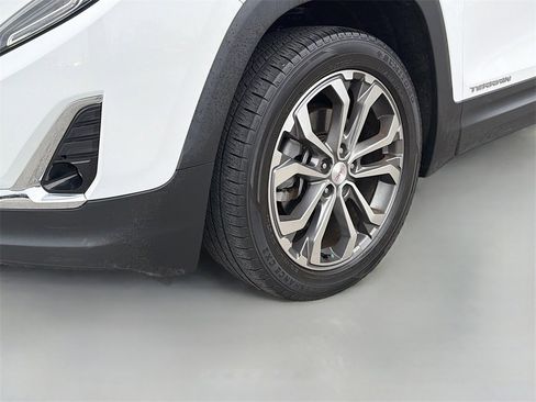 Used 2020 GMC Terrain SLT w/ Preferred Package image 32