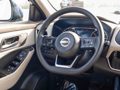 Used 2023 Nissan Rogue SV FWD image 17
