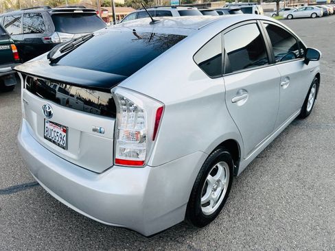 Used 2010 Toyota Prius Five image 3
