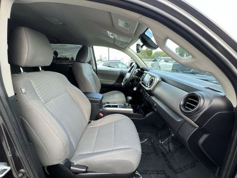 Used 2022 Toyota Tacoma SR5 image 26