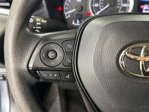 Used 2020 Toyota Corolla LE FWD image 26