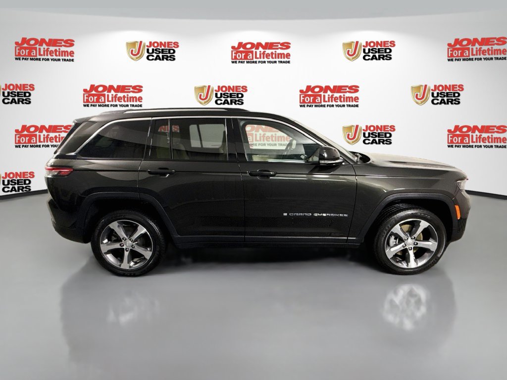 Used 2023 Jeep Grand Cherokee 4WD 4xe image 17