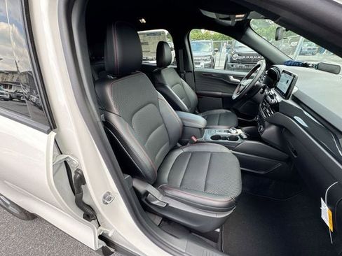 New 2025 Ford Escape ST-Line w/ Cold Weather Package image 23
